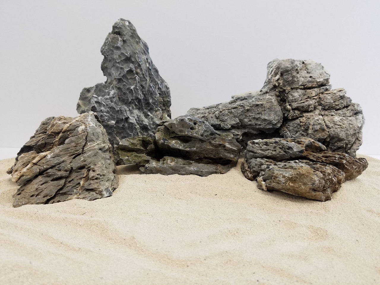 Lifegard Aquatics Seiryu Smokey Mountain Stones - Medium - 44 lb